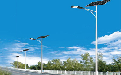 农村道路装阿图什太阳能路灯选多大瓦数实测